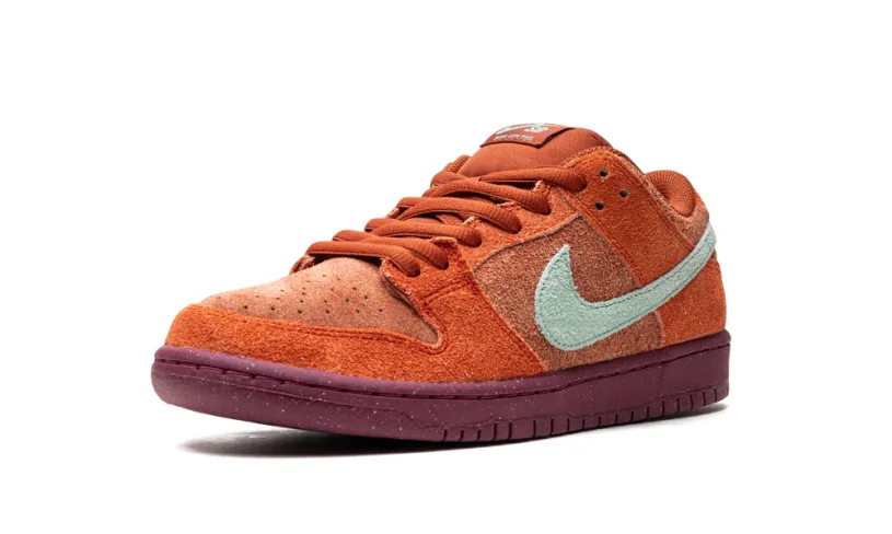 Nike SB SB Dunk Low Pro Prm 'Mystic Red' 