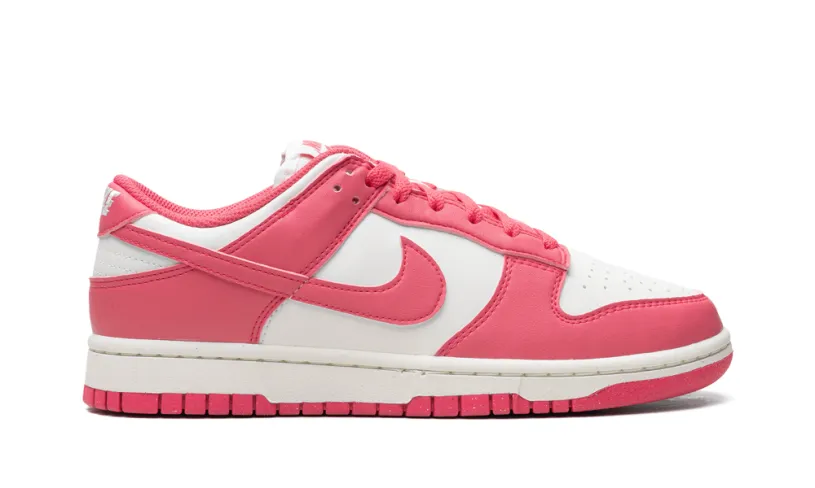 Nike Lifestyle Nike Dunk Low. WMNS 'Pink' 