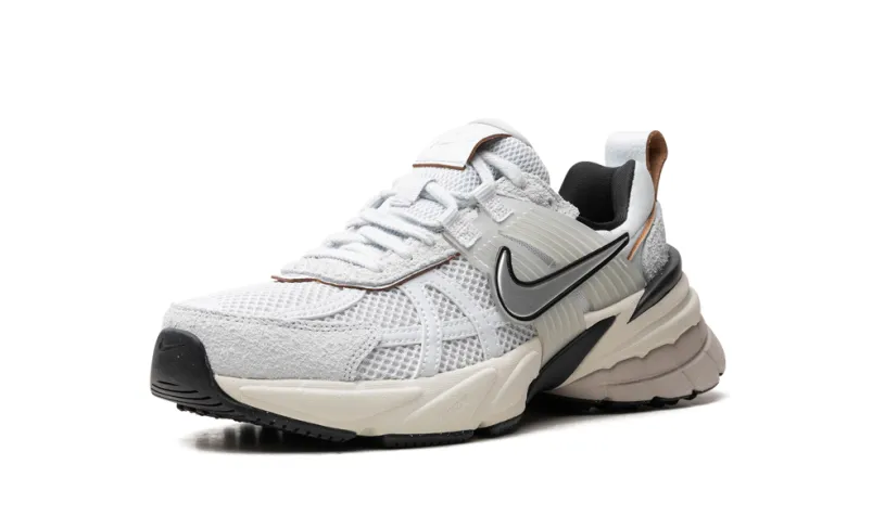 Nike Lifestyle V2K Run WMNS 'Pure Platinum   Chrome' 