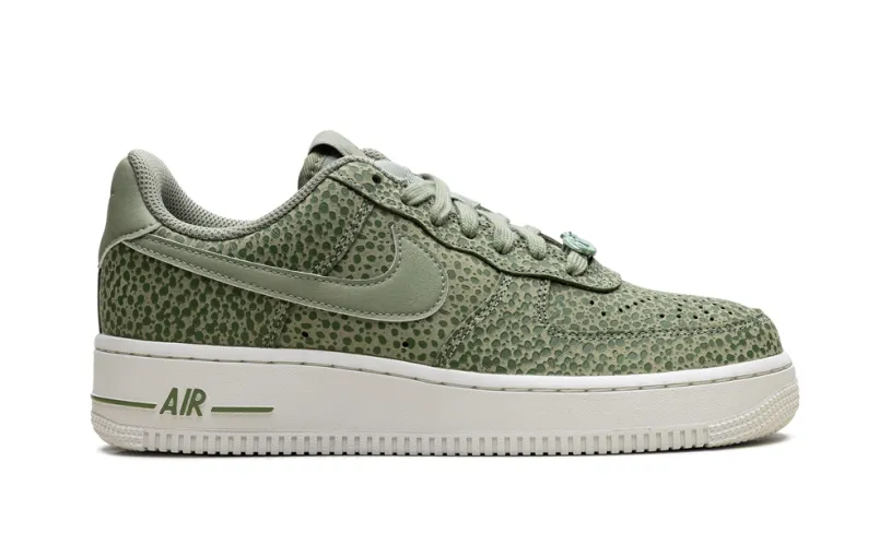 Nike Lifestyle AIR FORCE 1 '07 WMNS 'Green'