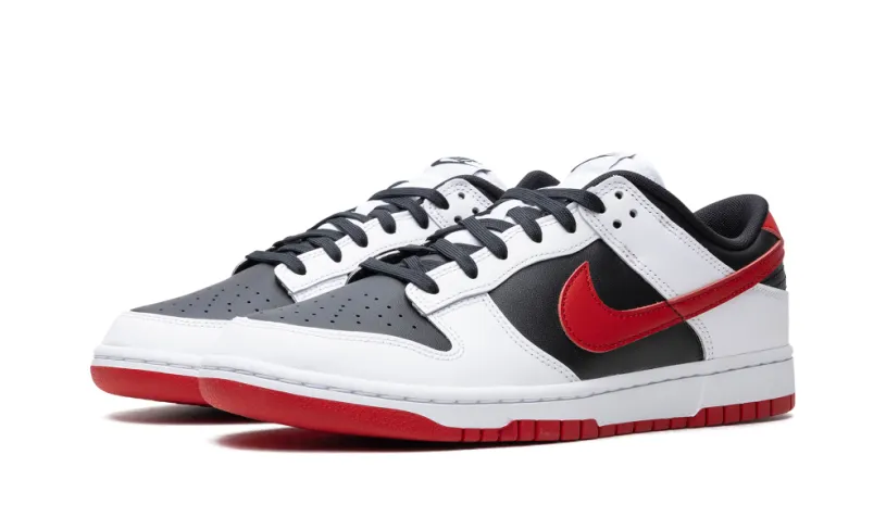 Nike SB Dunk Low Retro 'Black / University Red'