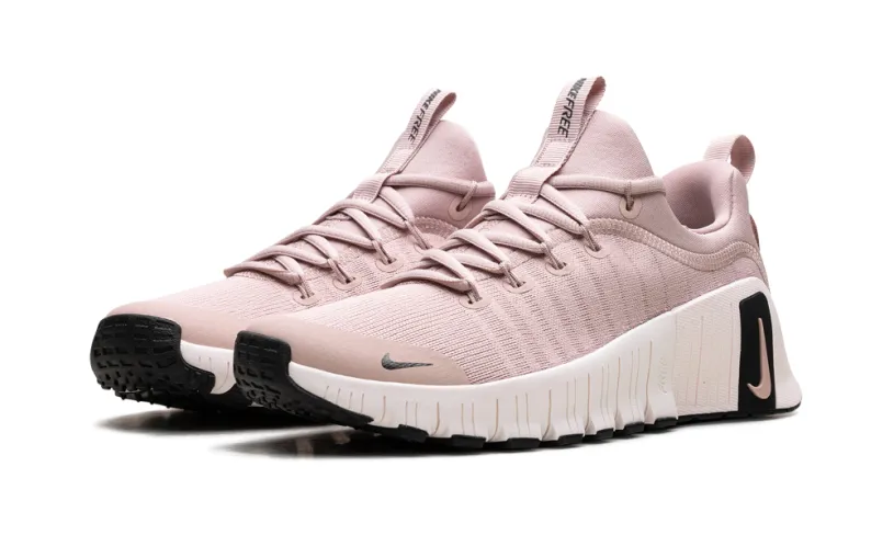 Nike Lifestyle Free Metcon 6 PRM WMNS 'Pink Oxford / Light Soft Pink / Black'