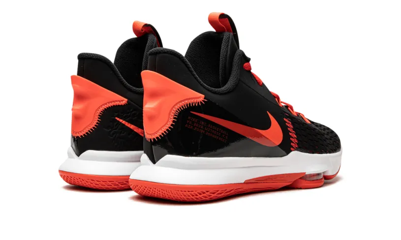 Nike Basketball LeBron Witness V 