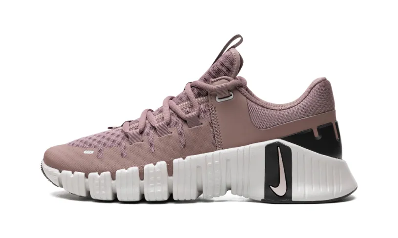 Nike Lifestyle Nike Free Metcon 5 WMNS 'Smokey Muave'