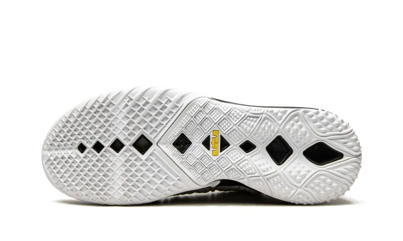 Nike Basketball LeBron 18 'Lakers Home'