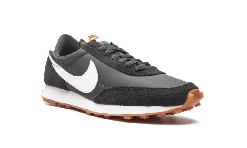 Nike Basketball DAYBREAK WMNS 'Black   White' 