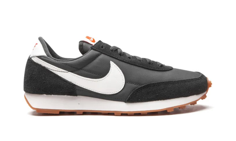 Nike Basketball DAYBREAK WMNS 'Black   White' 