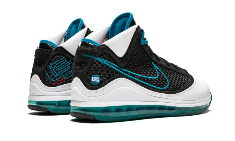 Nike Basketball Air Max Lebron 7 NFW 'Red Carpet' 