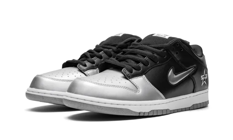 Nike Dunk SB Dunk Low OG QS 'Supreme - Jewel Swoosh Silver Black' 