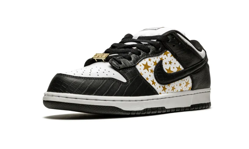 SB Dunk Low 'Supreme - Stars - Black'