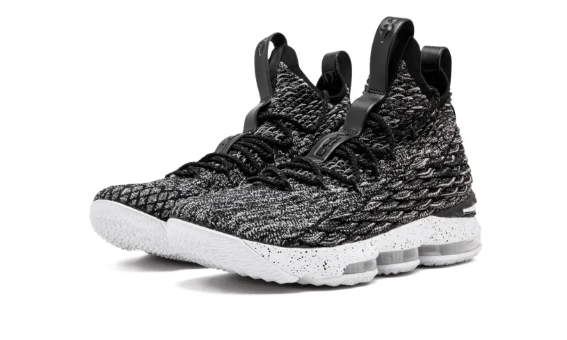 Nike Basketball Lebron XV 