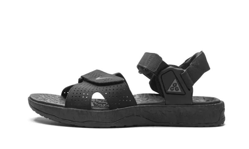 Nike Basketball ACG AIR DESCHUTZ 'TRIPLE BLACK' 