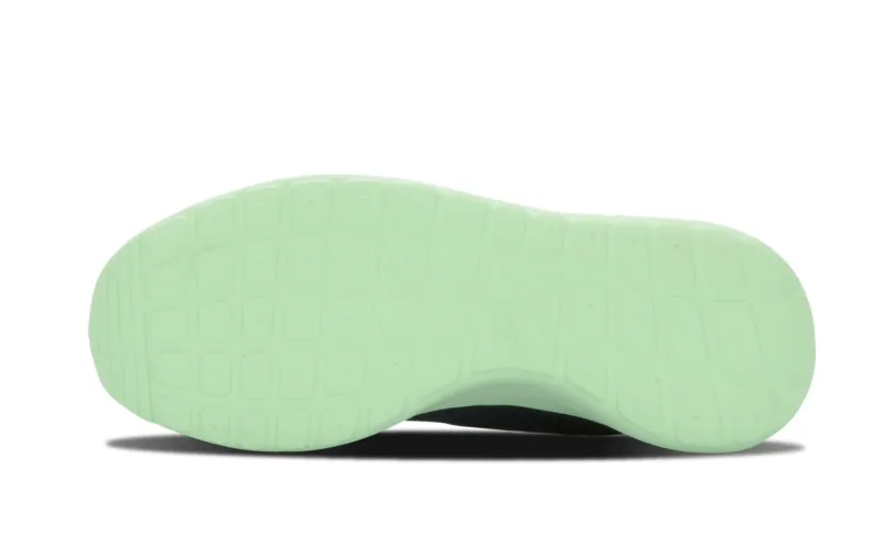 Nike Lifestyle ROSHE ONE C QS MNS WMNS 