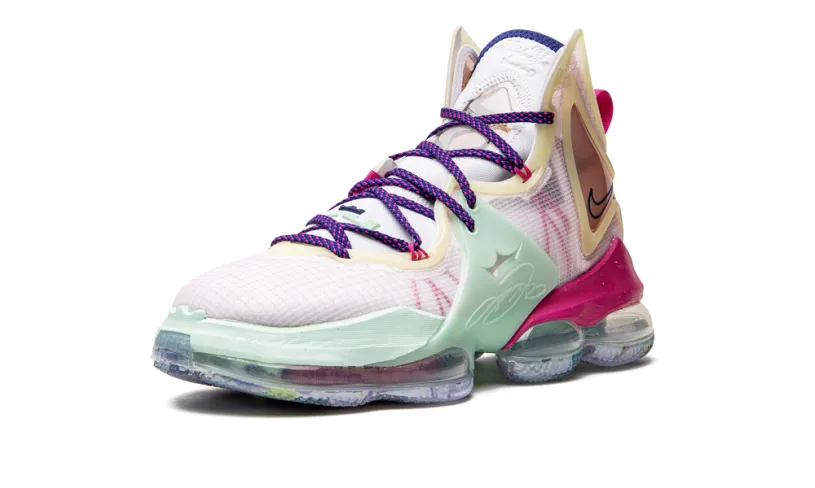 Nike Basketball LeBron 19 'Valentine's Day' 