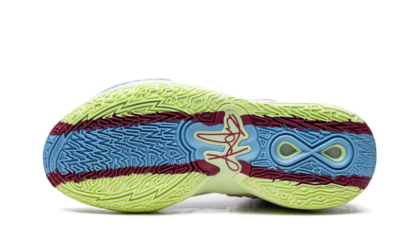 Nike Basketball Kyrie 8 Infinity '1 World 1 People' 