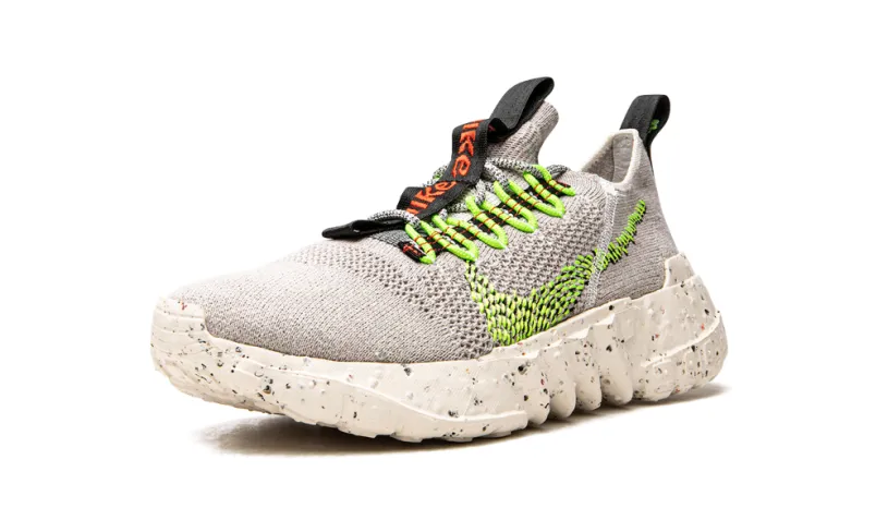 Nike Basketball Space Hippie 01