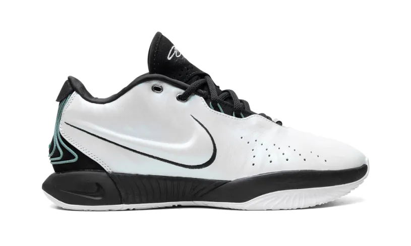 Nike Basketball LeBron 21 'Conchiolin' 