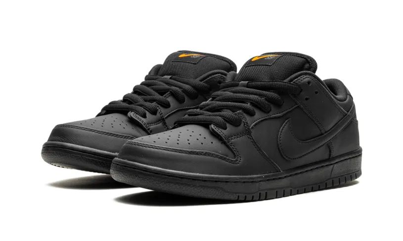 SB Dunk 'Triple Black' 