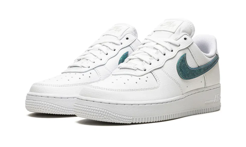 Nike Lifestyle AIR FORCE 1 '07 ESS WMNS 'Glitter Swoosh - Celery' 