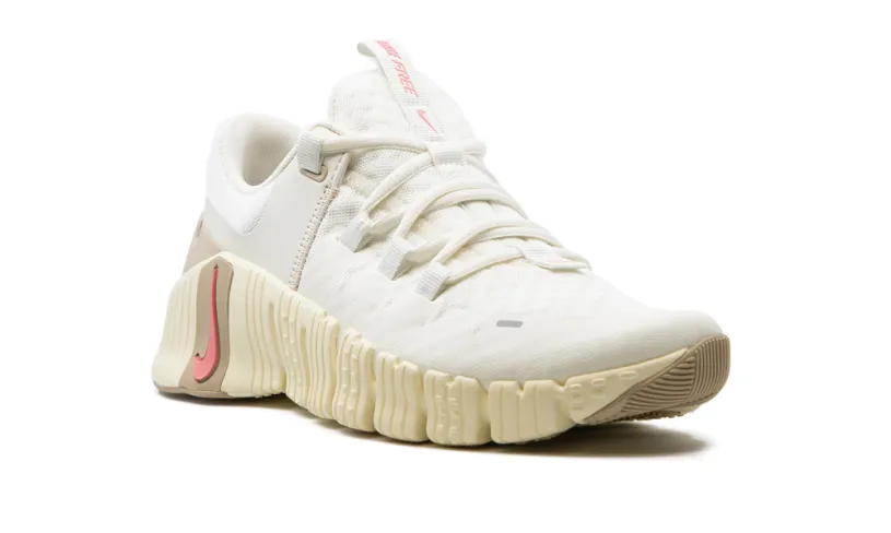 Nike Lifestyle Free Metcon 5 WMNS 'Sail Sanddrift' 