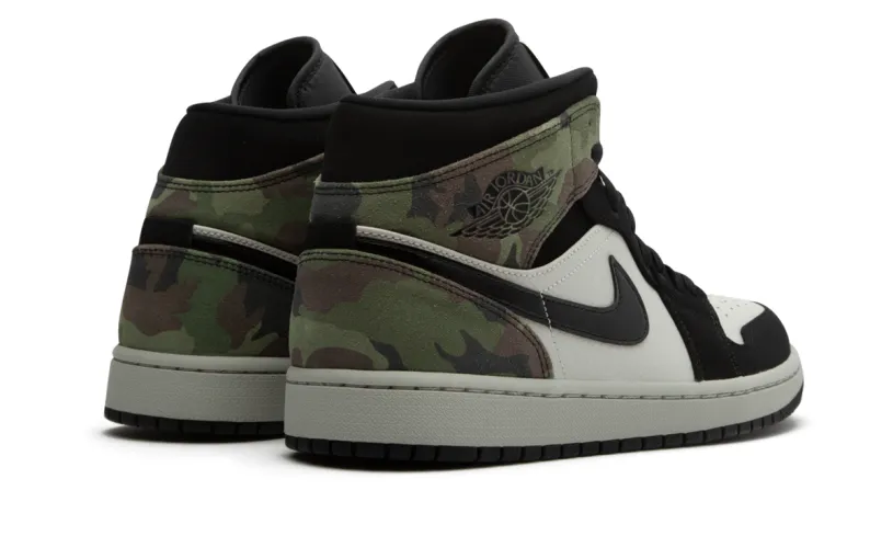 Air Jordan 1 Air Jordan 1 Mid 'Camo' 