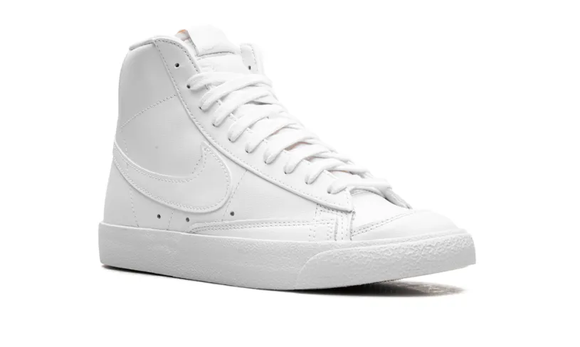 Nike Lifestyle Blazer Mid '77 WMNS 'Triple White' 