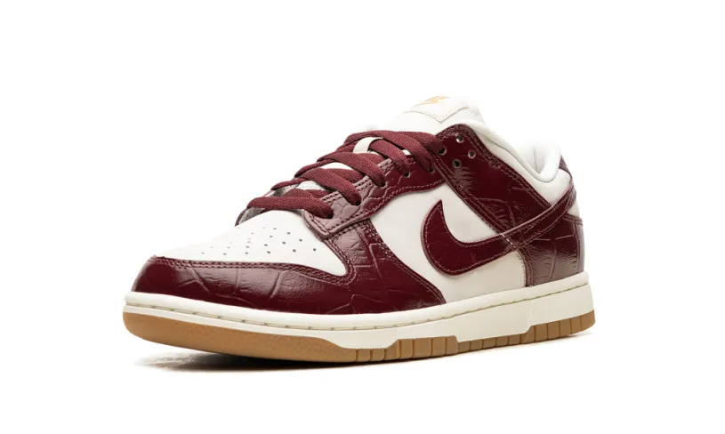 Nike Dunk Wmns Dunk Low LX 'Team Red Croc' 