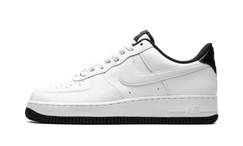 Nike Lifestyle Air Force 1 '07 'White   Black' 