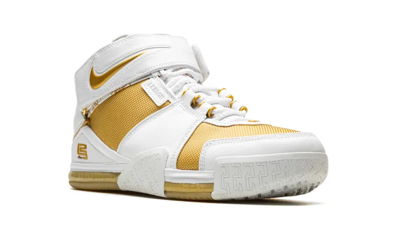 Nike Basketball LeBron 2 'Maccabi Tel Aviv' 
