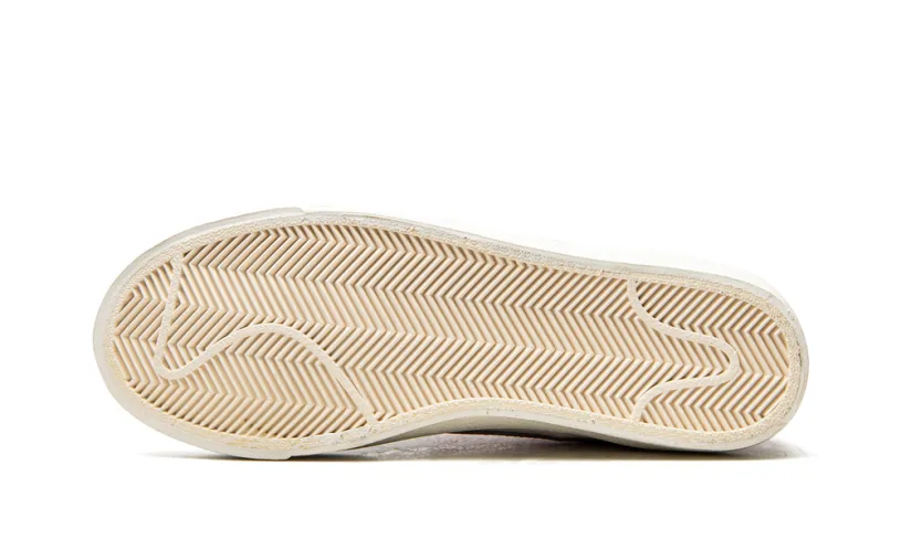 Nike Lifestyle BLAZER MID '77 VNTG WMNS 'Habanero Red'