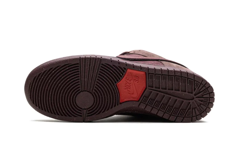 Nike SB SB Dunk Low 'City of Love' 