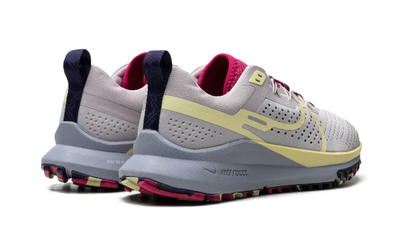 Nike Lifestyle React Pegasus Trail 4 Wmns 'Violet   Luminous Green' 
