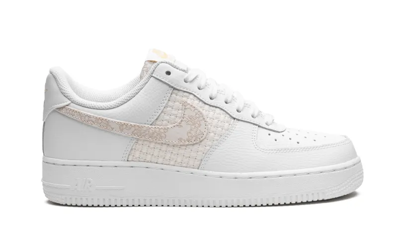 Nike Lifestyle AIR FORCE 1 '07 SE MNS WMNS 'Flower Swoosh' 