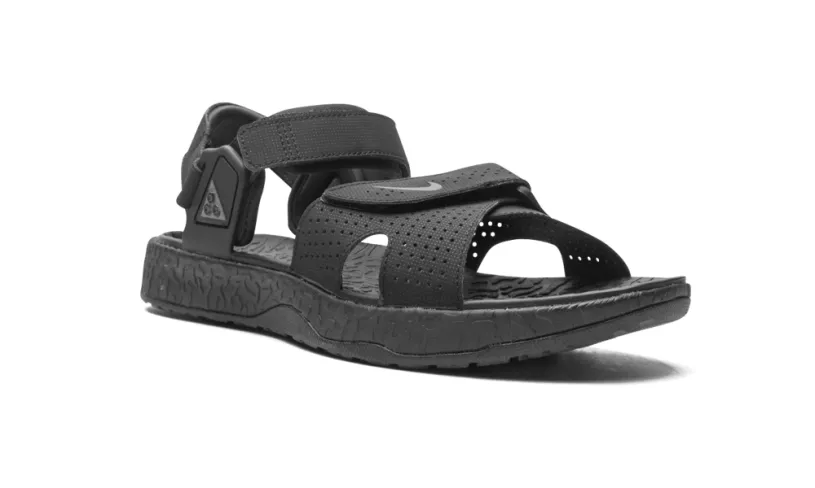 Nike Basketball ACG AIR DESCHUTZ 'TRIPLE BLACK' 