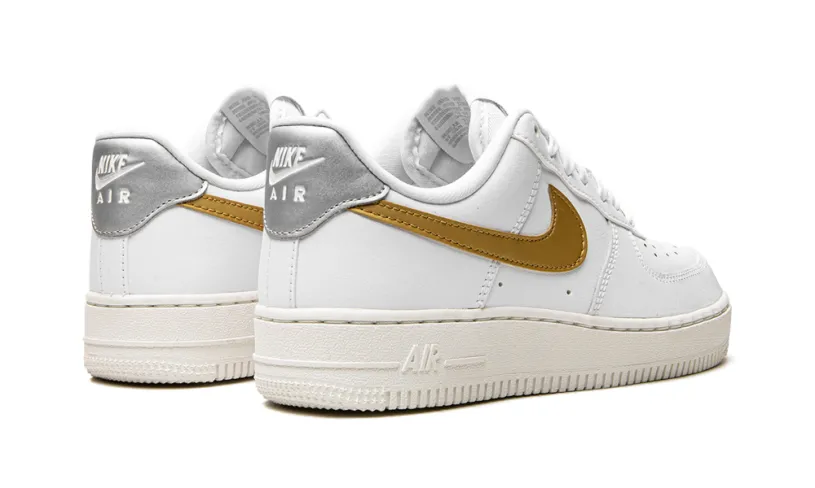 Nike Lifestyle AIR FORCE 1 MNS WMNS 'White Gold Silver'