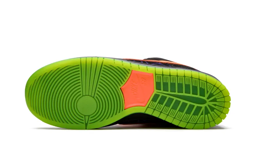 Nike Dunk SB Dunk Low 'Night of Mischief' 