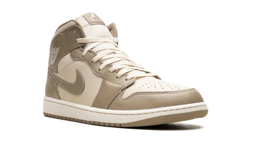 Air Jordan 1 Air Jordan 1 Mid 'LEGEND LIGHT BROWN' 