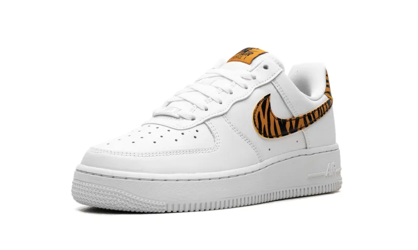 Nike Lifestyle Air Force 1 '07 WMNS 'Tiger Stripes' 