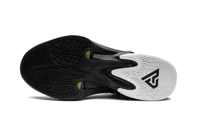 Nike Basketball Zoom Freak 4 TB 