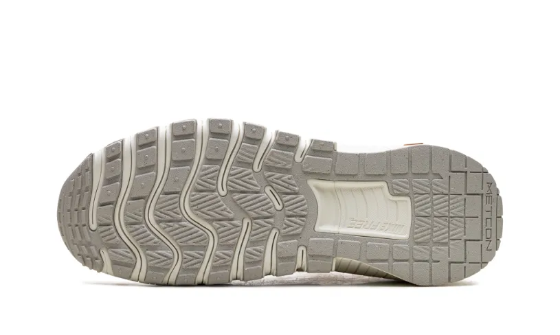 Nike Lifestyle Free Metcon 6 WMNS 'Pale Ivory   Guava Ice   Sail   Metallic Red Bronze' 