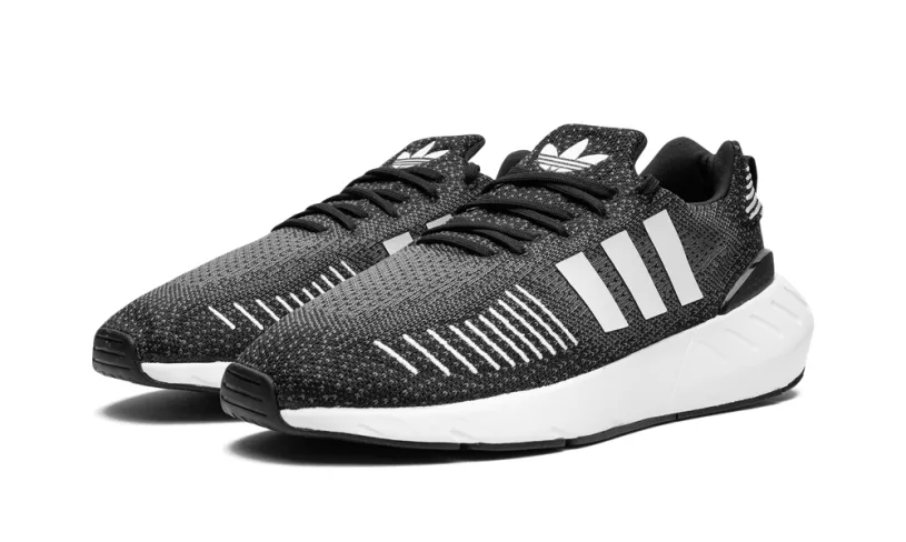 More Adidas Shoes SWIFT RUN 22 WMNS 'Black' 