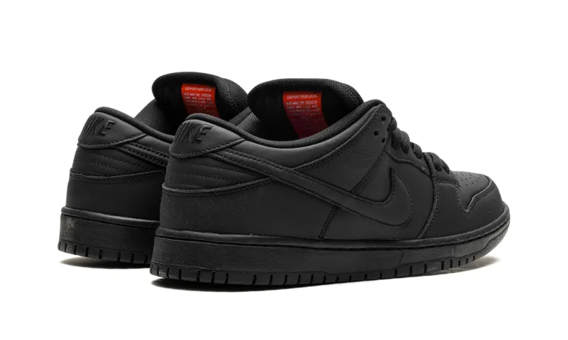 SB Dunk 'Triple Black' 