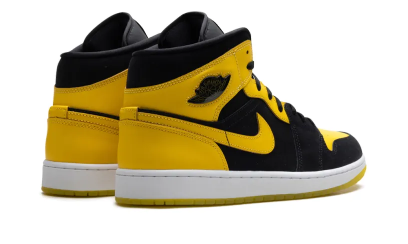 Air Jordan 1 Air Jordan 1 Mid 'New Love' 