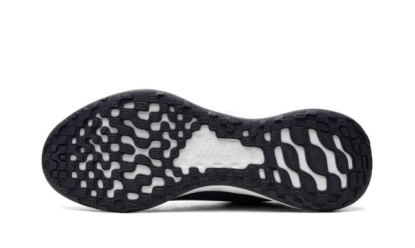 Nike Basketball Revolution 6 NN 