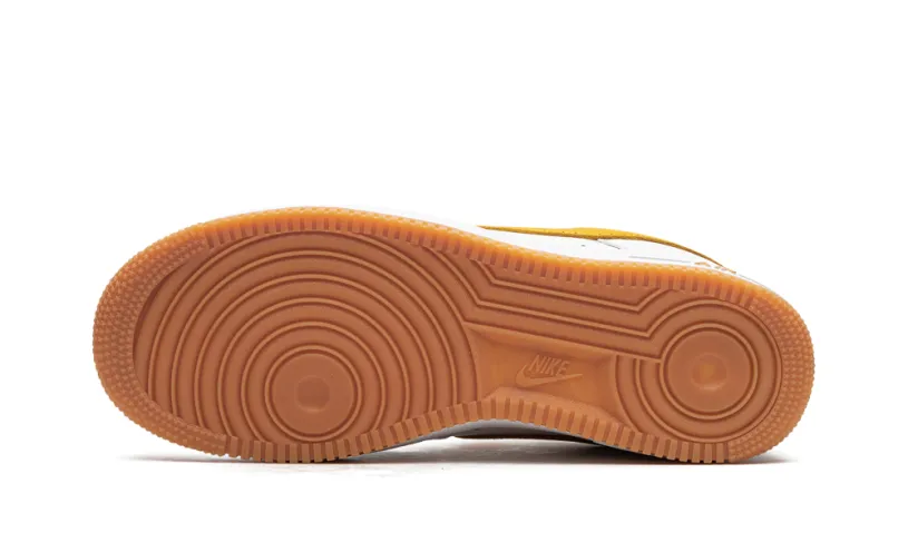 Nike Lifestyle Air Force 1 Low 'Waterproof - University Gold' 