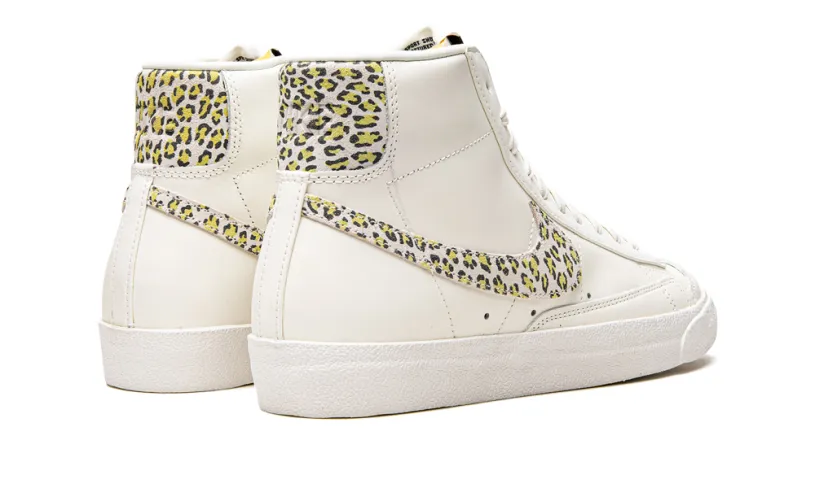 Nike Lifestyle BLAZER MID '77 SE WMNS 'Leopard' 