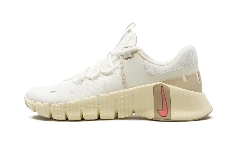 Nike Lifestyle Free Metcon 5 WMNS 'Sail Sanddrift' 