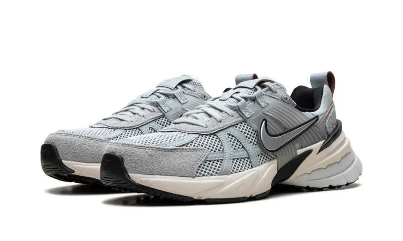 Nike Lifestyle V2K Run WMNS 'Light Pumic Black Chrome'