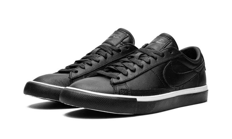 Nike Lifestyle Blazer Low   CDG 'CDG' 