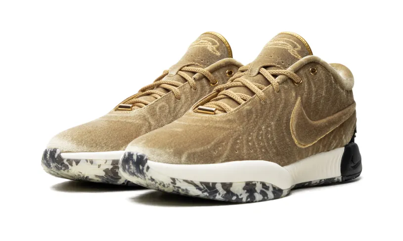 Nike Basketball LeBron 21 'The Shop - Metallic Gold' 